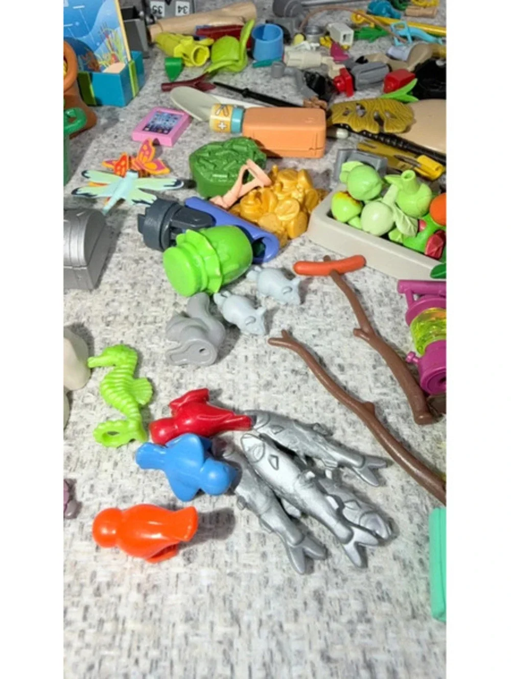 Playmobil 252pc Mixed Accessories Parts Lot Farm Camping Zoo Aquarium Miniatures